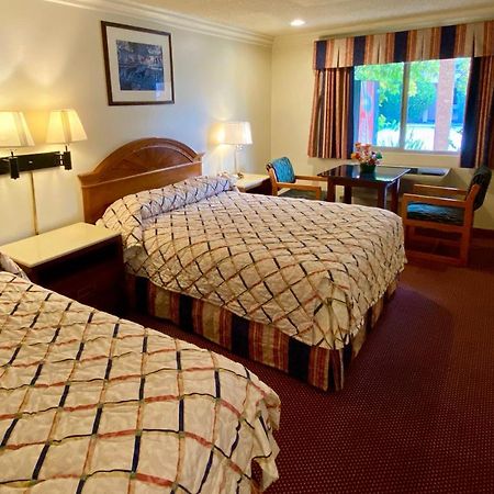 Best Inn Роузмід Екстер'єр фото